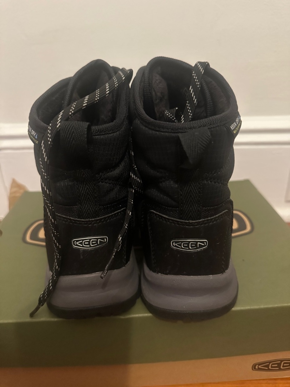KEEN Black Women's Winter Lace-Up Boots - Picture 4 of 4